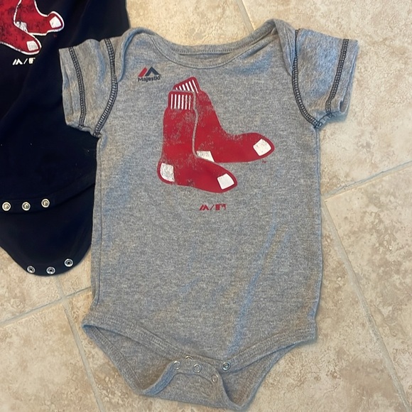 2-Piece Baby Boy Size 18M Red Sox Onesies​ - Picture 2 of 7
